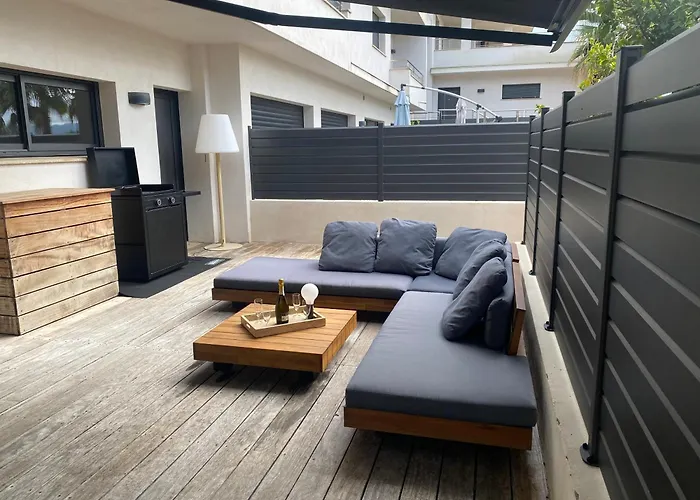 - Le Pied A Terre 3