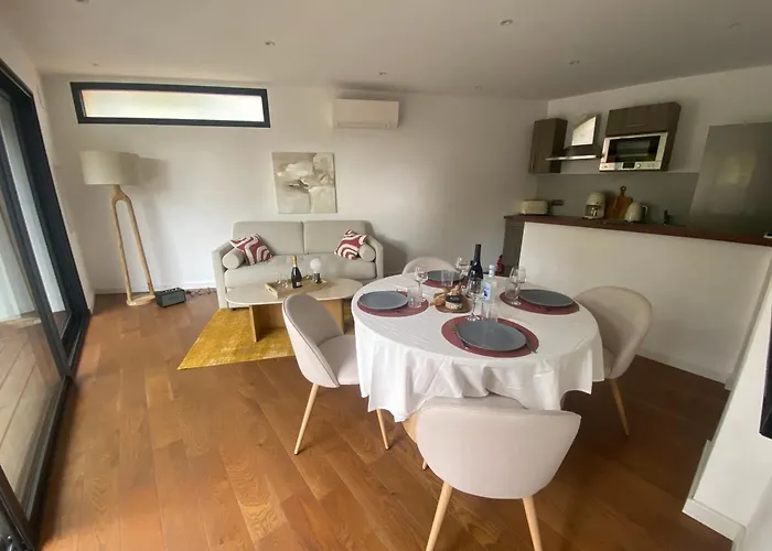 - Le Pied A Terre 3