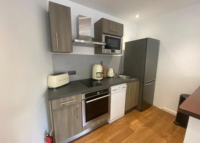 - Le Pied à Terre 3 *